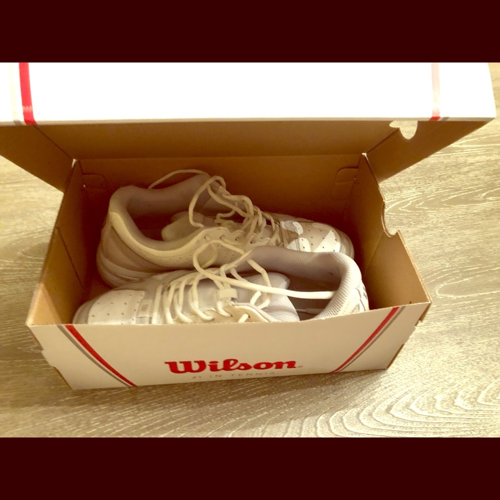 Wilson Men tennis sneaker